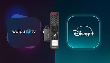 Logos von waipu.tv und Disney+, mit einer waipu.tv-Fernbedienung in der Mitte.