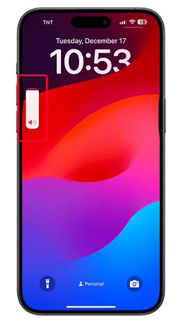 Interface do iOS 18 destacando o controle de volume na lateral da tela.