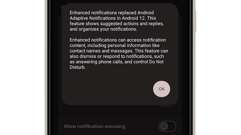 Benachrichtigungseinstellungen auf einem Android-Gerät, die verbesserte Benachrichtigungen in Android 12 erklären. Benachrichtigungseinstellungen auf einem Android-Gerät, die verbesserte Benachrichtigungen in Android 12 erklären.