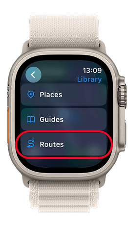 Apple Watch exibindo a opção "Rotas" no menu Biblioteca.