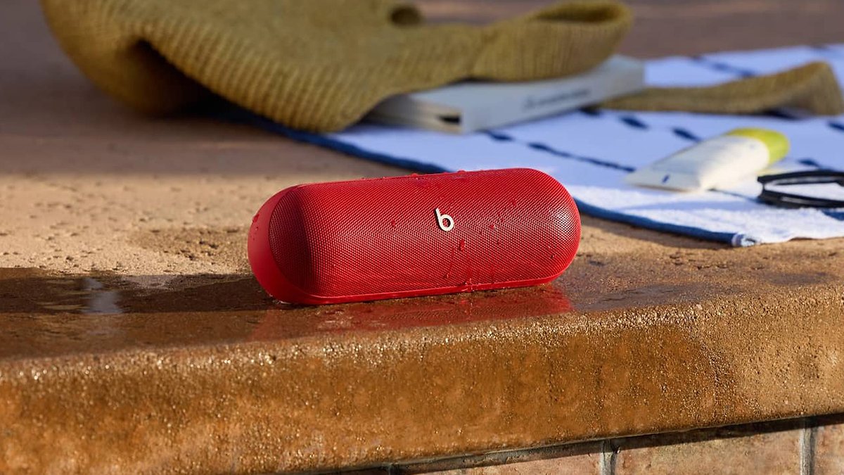Beats Pill Bluetooth speaker (2024)