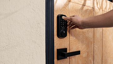 Desloc B200 smart lock with AI fingerprint scanner