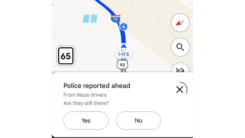 Google Maps zeigt eine Route mit einer Geschwindigkeitsbegrenzung von 65 und einer Warnung vor Polizei.