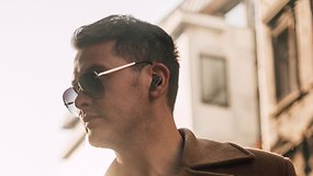 Clever: JBL Tour Pro 2 Earbuds mit erstem smarten Ladecase der Welt