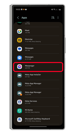 Uma tela de celular exibindo uma lista de aplicativos, destacando o Messenger com seu tamanho de armazenamento.