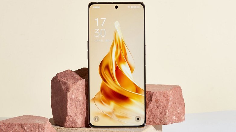 Wir sehen das Display des Oppo Reno 10 Pro+.