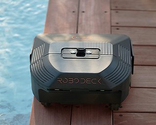RoboDeck: Dieser Roboter beizt und reinigt Eure Terrasse!