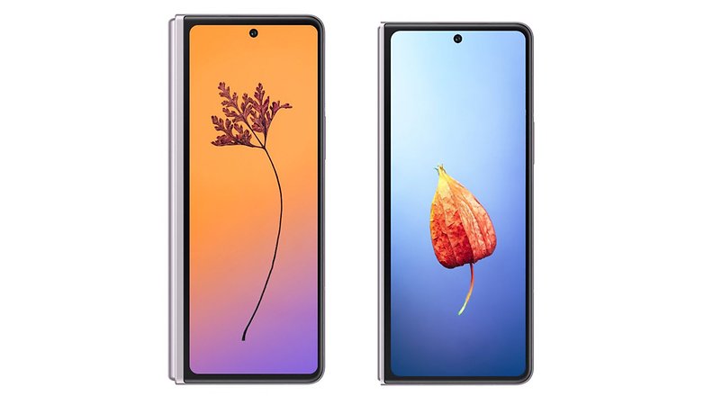 Samsung Galaxy Z Fold 3 vs Z Fold 4 bezel and hinge design comparison