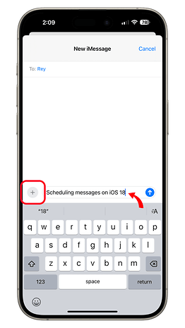 Bildschirm eines iPhones zeigt neue iMessage mit dem Text 'Nachrichten planen in iOS 18'.