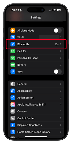 Menu de configurações em um smartphone exibindo a opção Bluetooth ativada.