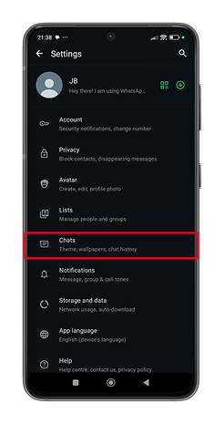 WhatsApp-Einstellungsbildschirm zeigt den Bereich 'Chats' für Themen, Hintergründe und Chatverlauf.