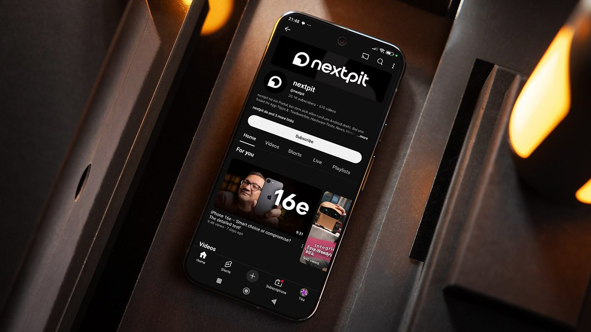 Un smartphone Google Pixel 9 affichant l'interface de l'application NextPit en mode sombre.