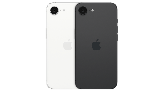 Modelos de Apple iPhone 16E em branco e preto, mostrando seus designs traseiros.