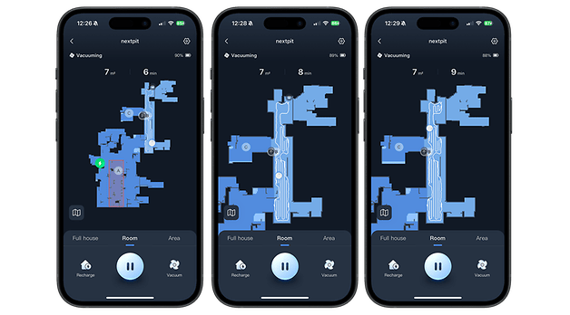 Drei Smartphone-Bildschirme zeigen die SwitchBot S10 Staubsaugermaschine mit Karten und Statusaktualisierungen.