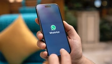 WhatsApp-Logo auf einem Smartphone