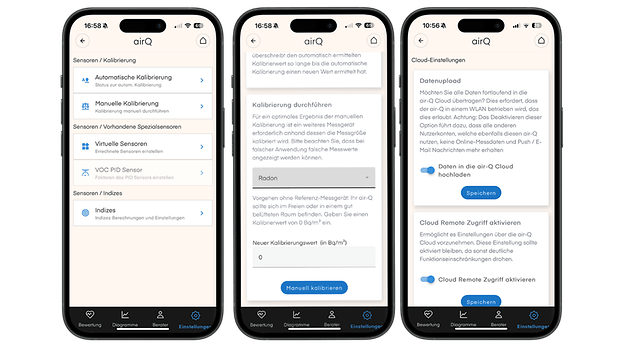 Drei Smartphone-Bildschirme, die die Einstellungen der airQ-App für die Sensor-Kalibrierung und den Cloud-Daten-Upload anzeigen.