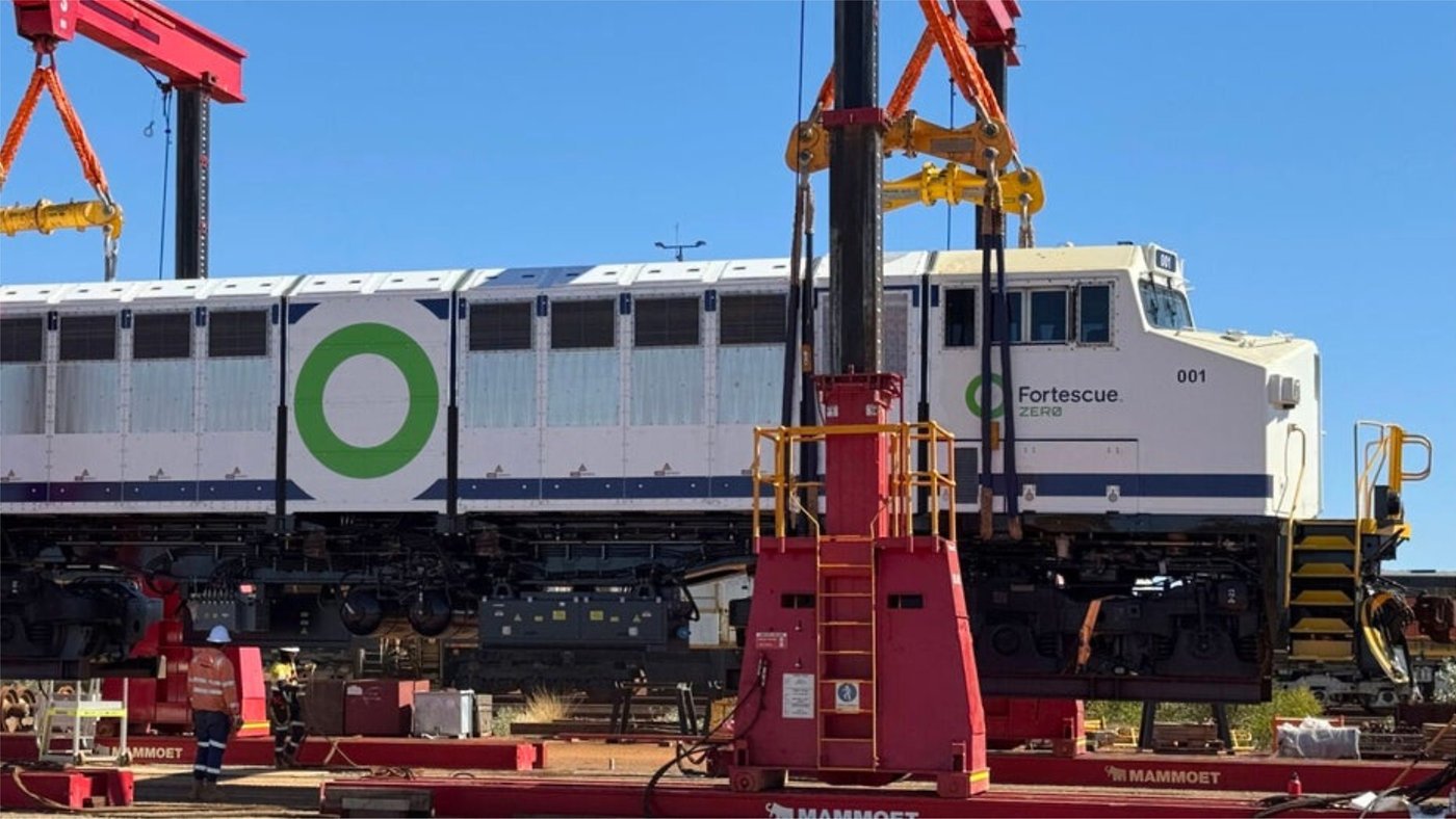 Infinite Power: This Battery-Powered Train Runs Perpetually
