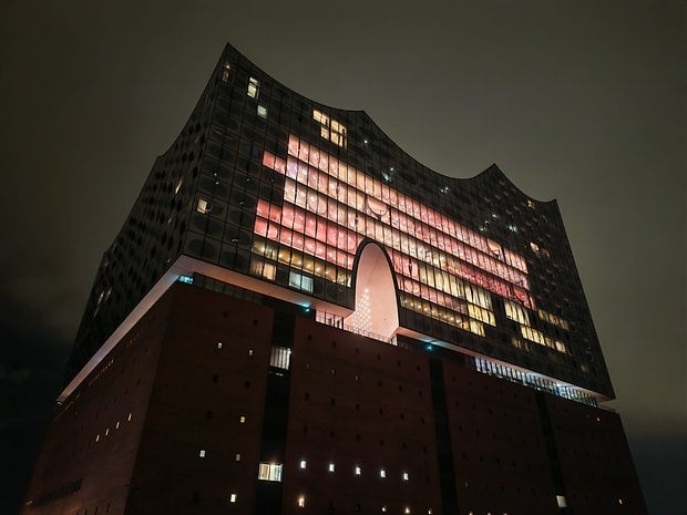 Honor 400 Pro Testfoto mit der Hauptkamera bei Nacht