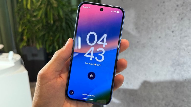Pixel 10 Display