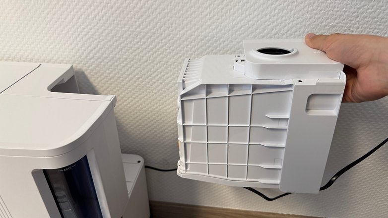 Herausnehmbarer Staubtank statt Staubsaugerbeugel Herausnehmbarer Staubtank statt Staubsaugerbeugel