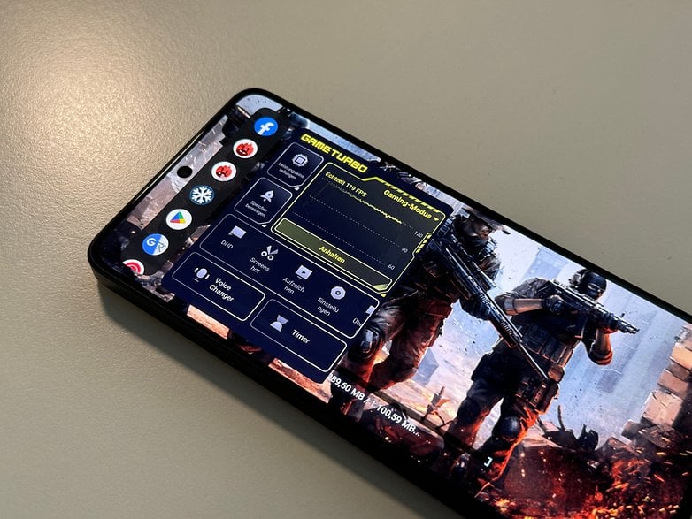 Smartphone Poco X7 Pro affichant des fonctionnalités de jeu et un fond de jeu d'action.