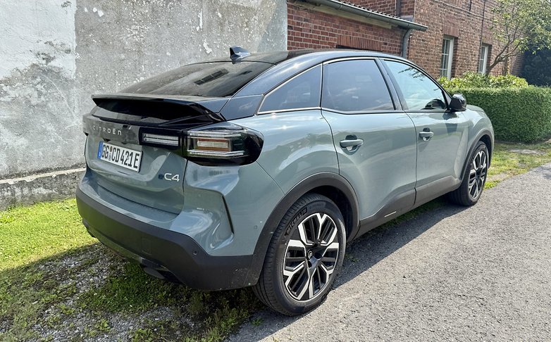 Citroën e-C4 X in der Heckansicht. Citroën e-C4 X in der Heckansicht.