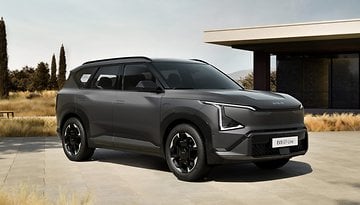 Kia EV5 in der seitlichen Frontansicht.