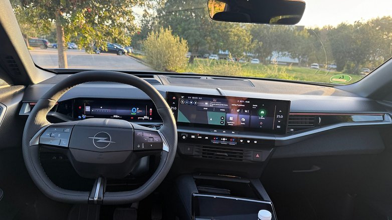 Cockpit des Opel Grandland