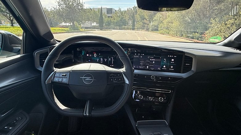 Cockpit des Opel Mokka Electric (2025)