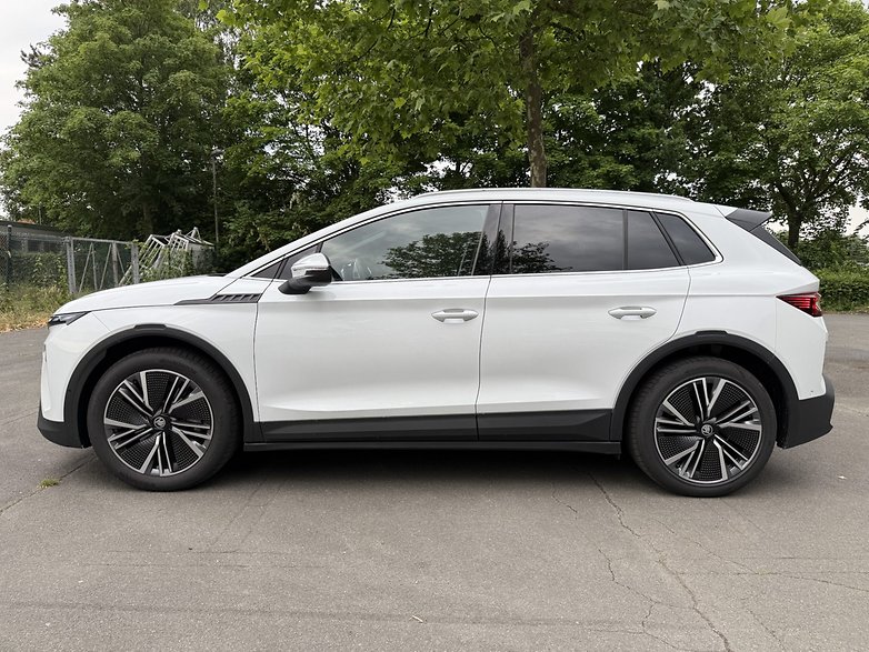 Skoda Elroq in der Seitenansicht.