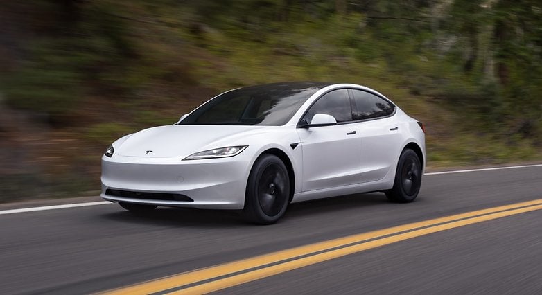 The Tesla Model 3 in the new standard version. The Tesla Model 3 in the new standard version.