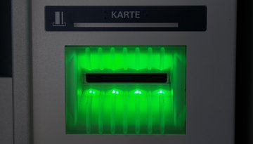 Alle Geldautomaten werden abmontiert: Beliebte Bank mit drastischem Schritt