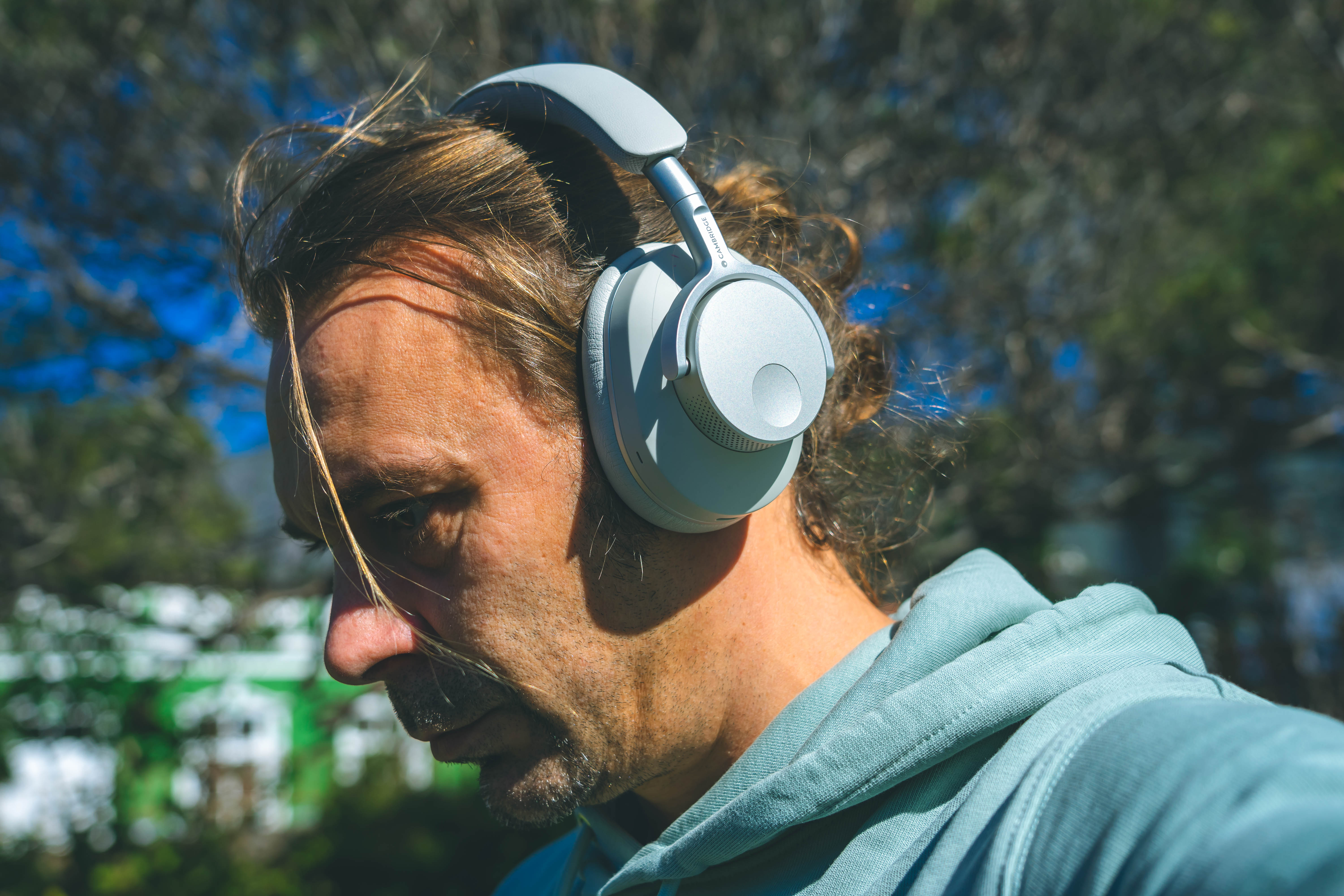 Headphones with Poor Sound Quality: Does your Hearing get used to them?