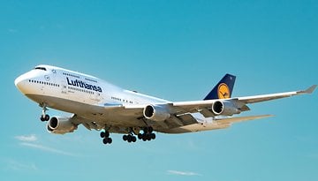 This Airline Openly Prioritizes the Rich Over Our Planet's Future