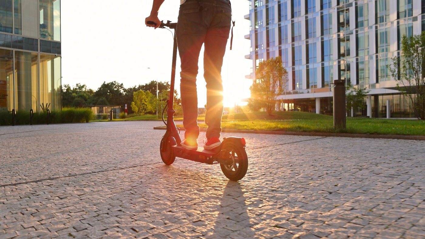 E-Scooter für unter 230 Euro: DIE günstige Alternative zum E-Bike in der Stadt?