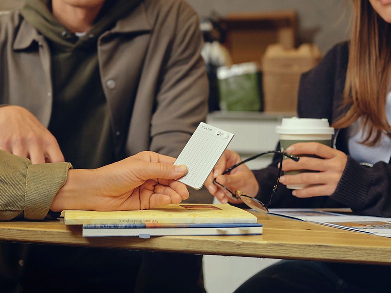 Plaud Note ist perfekt für Meetings oder Interviews Plaud Note ist perfekt für Meetings oder Interviews