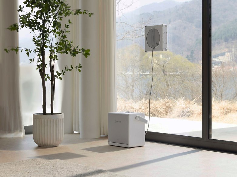 Winbot W2S Omni mit seiner Station