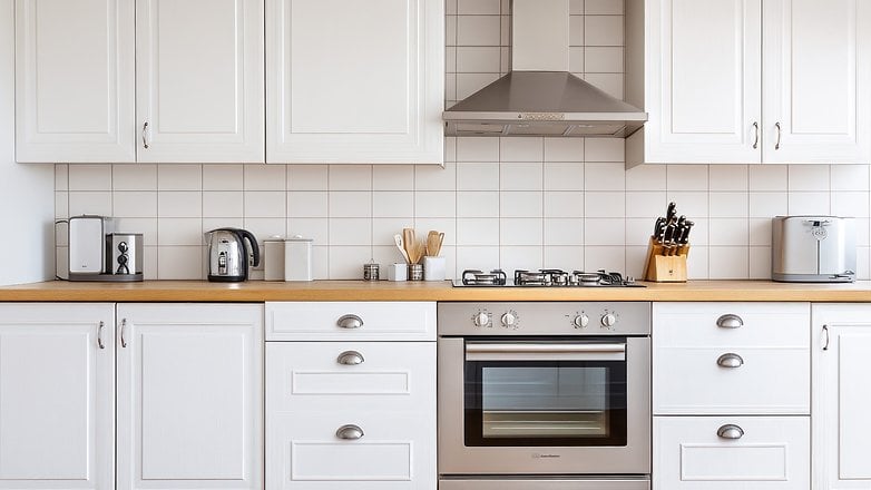 Küchen mit Elektrogeräten mit Toaster, Wasserkocher Küchen mit Elektrogeräten mit Toaster, Wasserkocher