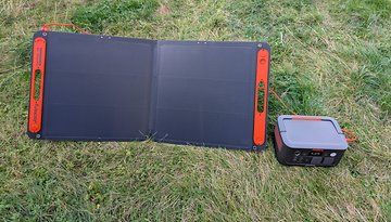 SolarSaga 100 und Jackery Explorer 500 v2