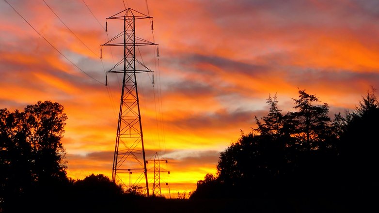 Strommast Sinnbild für Strompreis Strommast Sinnbild für Strompreis