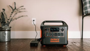 Jackery Powerstation Stromspeicher in Wohnraum