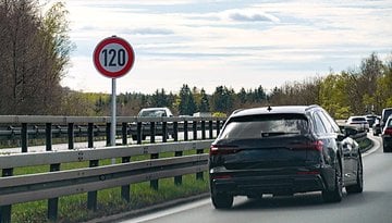 Verkehrsschild zum Tempolimit