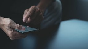Studie: KI manipuliert Nutzer von selbst – ohne Aufforderung