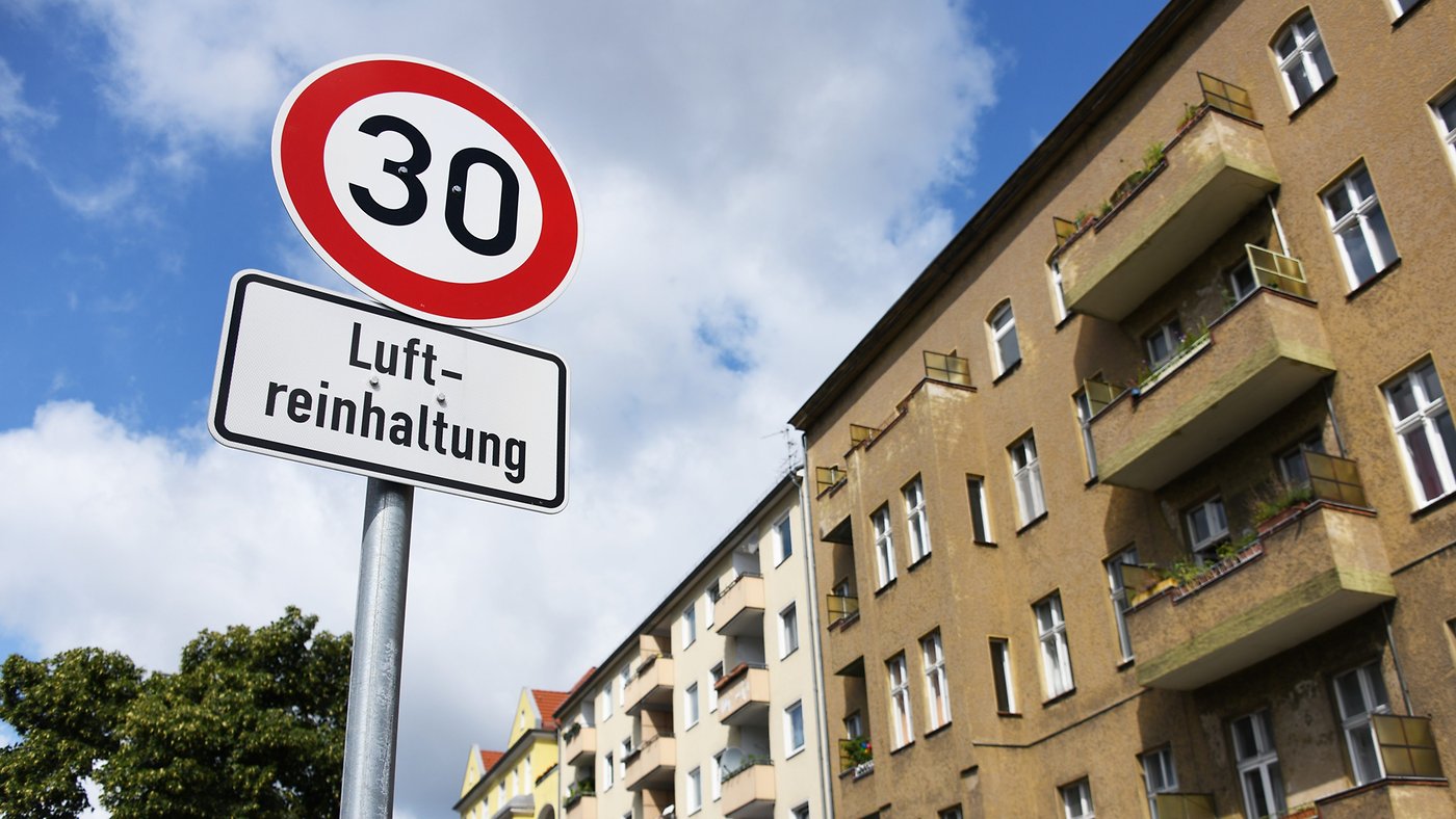 Umwelt-Tempolimit: K&ouml;nnen E-Auto-Fahrer das Schild ignorieren?