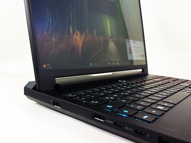Lenovo Legion Pro 7i (2025) Lenovo Legion Pro 7i (2025)