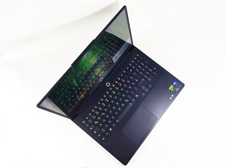 Lenovo Legion Pro 7i (2025) Lenovo Legion Pro 7i (2025)