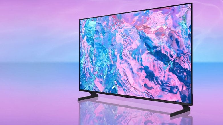 Samsung CU6979 4K-TV zeigt farbenfrohe abstrakte Muster.