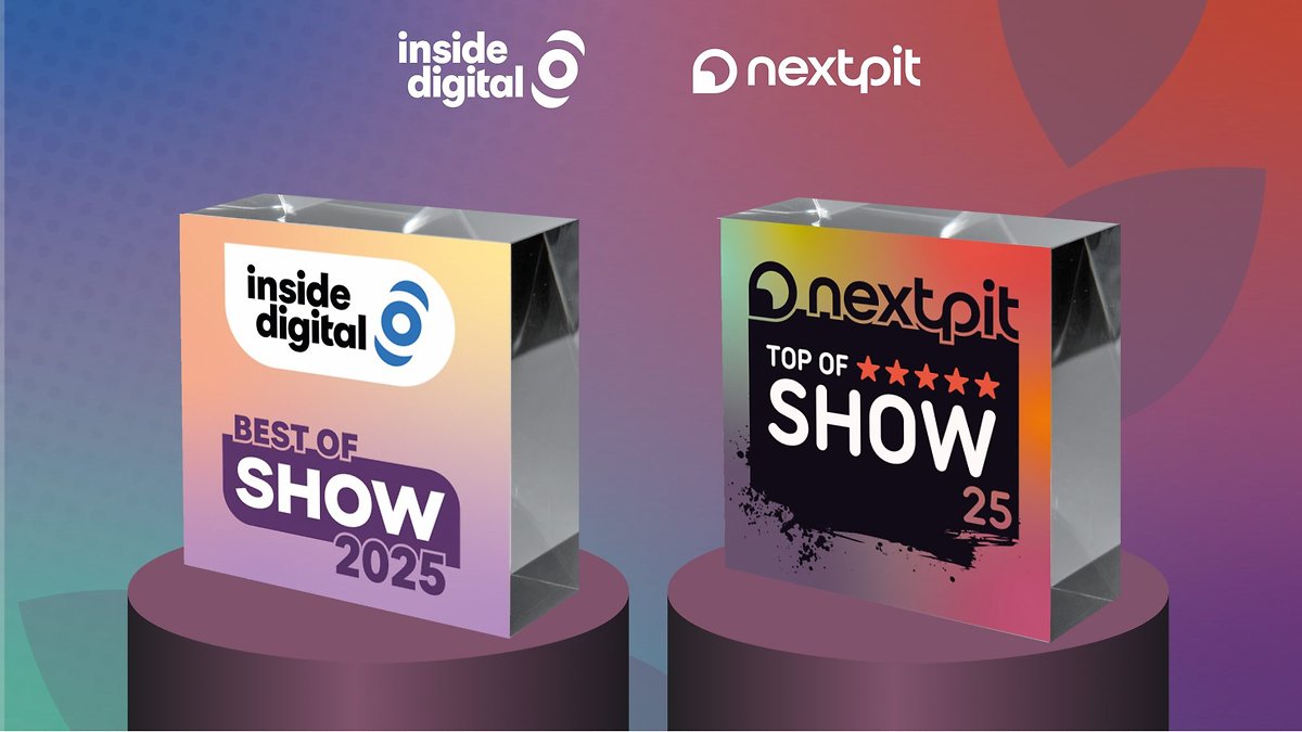 Dos trofeos de premio etiquetados como 'Mejor de Show 2025' y 'Top de Show 25' sobre un fondo colorido.