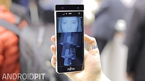 Fujitsu presenta un smartphone con sistema de lectura de iris